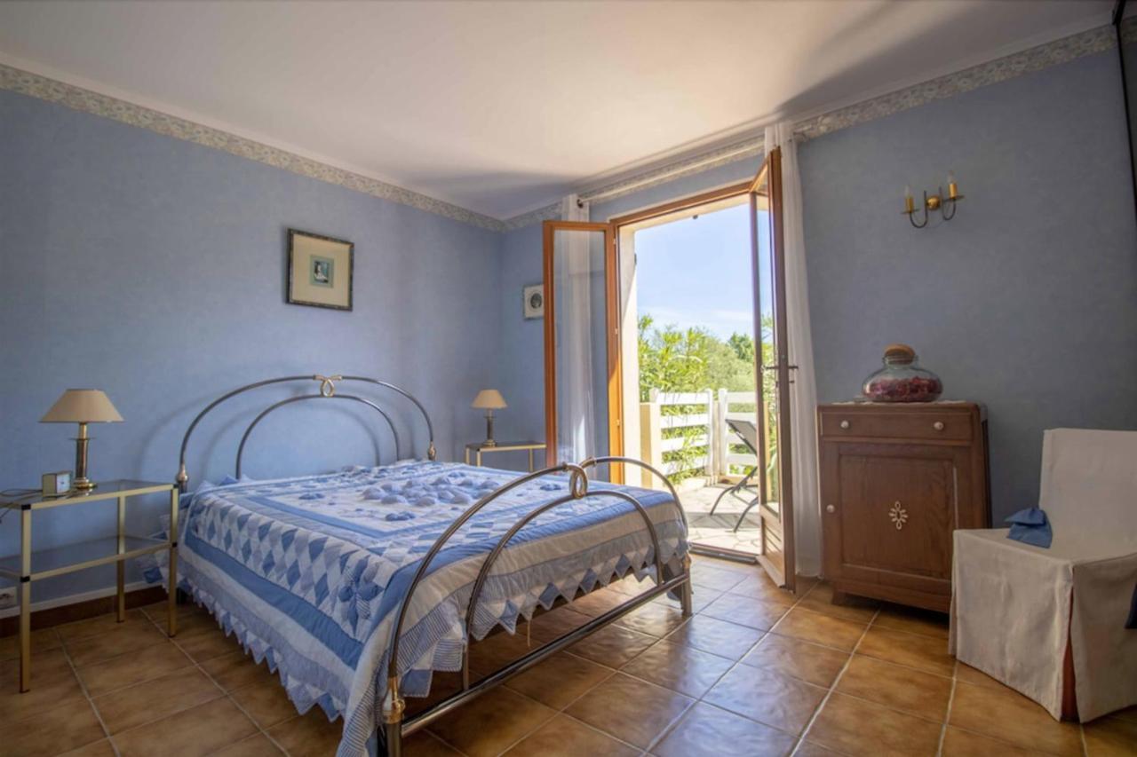 Large Spacious House In Fréjus Zewnętrze zdjęcie